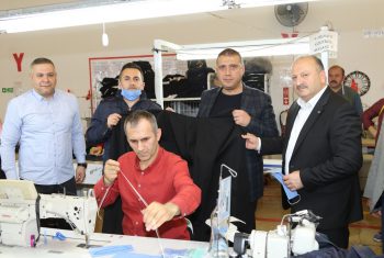 ÜNYE’DE, SAĞLIK ÇALIŞANLARINA 180 BİN MASKE VE 400 ÖNLÜK DESTEĞİ – 730