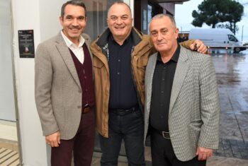 BAŞKAN YARDIMCILARINDAN PERSONELE YENİ YIL ZİYARETİ (1)