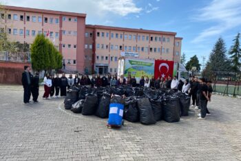 GENÇLERİN ÇEVRE BİLİNCİ ÜNYE BELEDİYESİ İŞ BİRLİĞİYLE GÜÇLENİYOR (3)