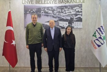 4.5.26 AK Parti Belediye Meclis Üyemiz Yılmaz Turan ve kızı Neslişah