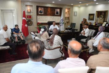 BAŞKAN TAVLI HEMŞEHRİLERİNİ MAKAMINDA AĞIRLADI (3)