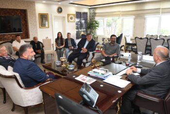 GÖNÜLLERE DOKUNAN HİZMETİN YOLU, VATANDAŞIMIZI DİNLEMEKTEN GEÇER (1)