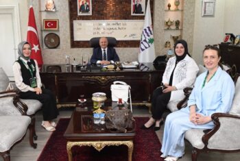Akademisyen Anne Anaokulu Kurucu Müdürü Yasemin Türken ve İletişim Koordinatörü Nazan Peker